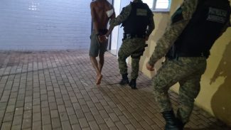 Suspeito de latrocínio de idoso em Chapecó é encaminhado para delegacia