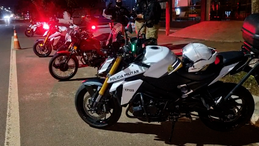 Blitz de trânsito apreende veículos durante operação na Avenida Tito Muffato