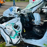 Imagem referente a Homem morre após colisão frontal entre carro e caminhão na PR-281 em Santa Izabel do Oeste