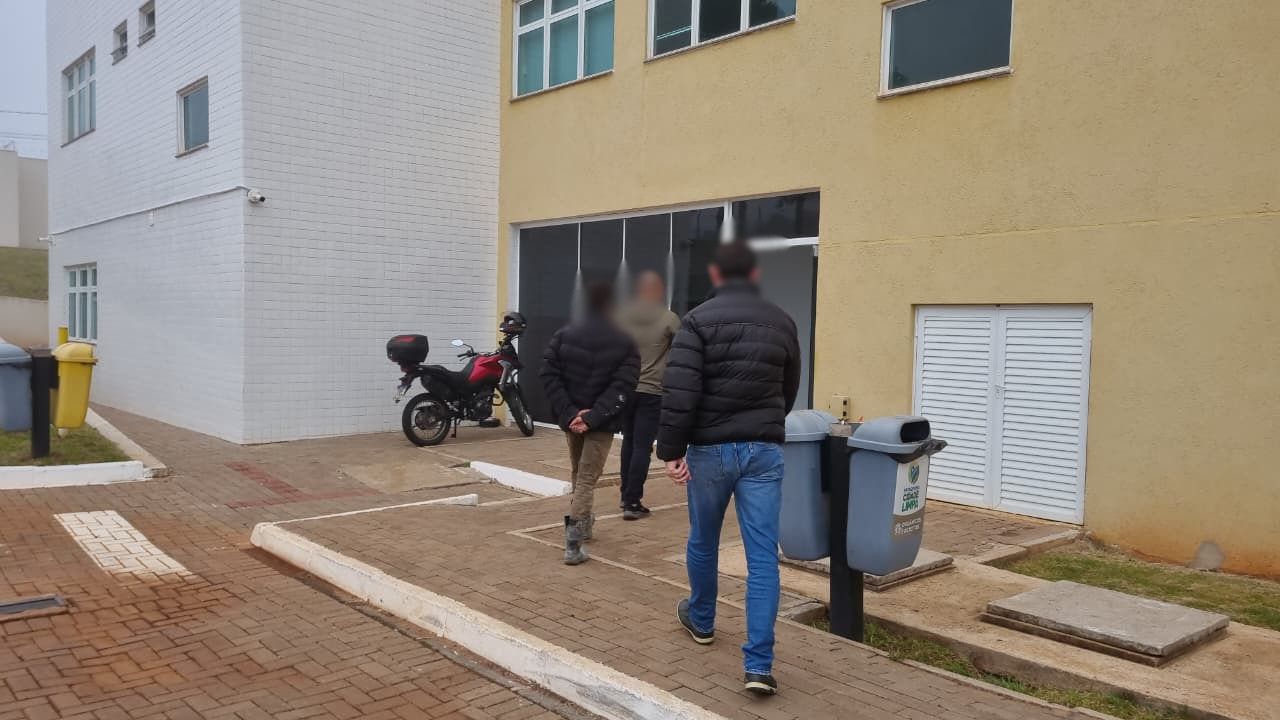 Imagem referente a Jovem de 21 anos é preso no Bairro Coqueiral durante ação da Polícia Civil em Cascavel