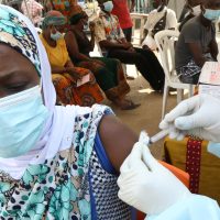 Imagem referente a Vacina contra cepa do ebola na África pode demorar até 9 meses
