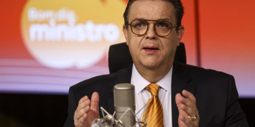 Ministro teme emenda que reduz INSS para compensar fim da escala 6×1 Imagem referente a Ministro teme emenda que reduz INSS para compensar fim da escala 6×1