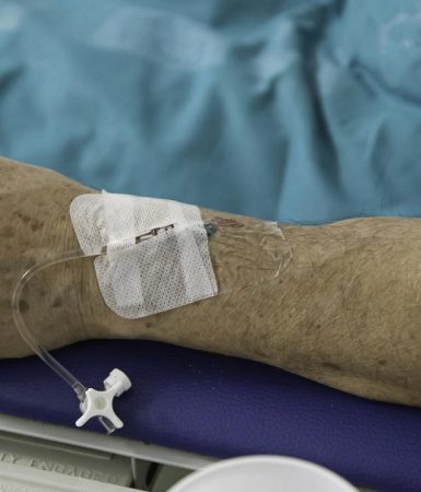 Imagem referente a O que aconteceu com uma idosa em Cascavel expõe um drama silencioso da saúde pública