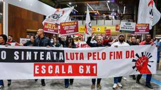 Manifestação no Aeroporto de Guarulhos pede fim da escala 6x1