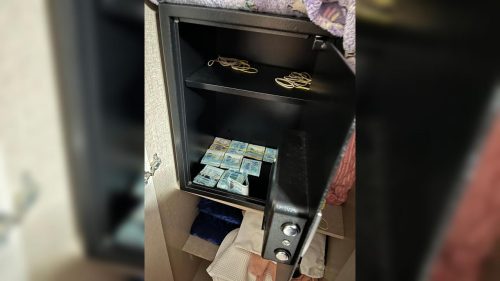 Operação Cartas Marcadas: Polícia Civil prende trio por esquema milionário do “jogo do tigrinho” Imagem referente a Operação Cartas Marcadas: Polícia Civil prende trio por esquema milionário do “jogo do tigrinho”