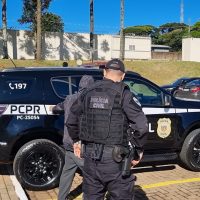Imagem referente a Com taco de de beisebol e maconha, adolescente é apreendido pela Polícia Civil