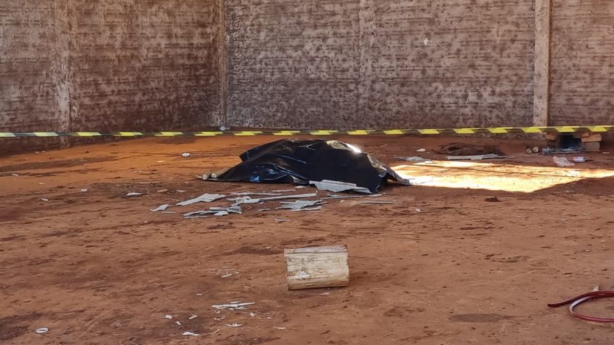 Trabalhador morre após sofrer queda de sete metros em barracão na área rural de Cascavel