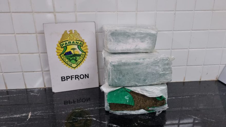 Jovem de 18 anos é preso com 15 kg de maconha em ônibus na BR-277
