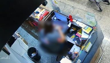 Imagem referente a Operadora de caixa é suspeita de desviar mais de R$ 10 mil com vales-compra em supermercado de Cascavel