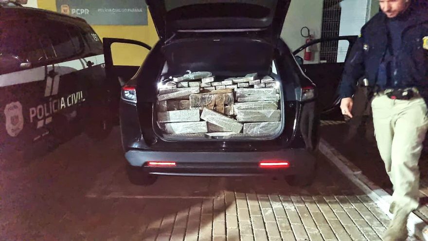 Maconha escondida no assoalho de HRV é descoberta pela PRF em Cascavel