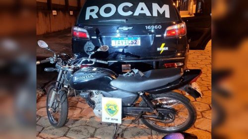 ROCAM apreende arma e motocicleta adulterada após perseguição em Foz do Iguaçu