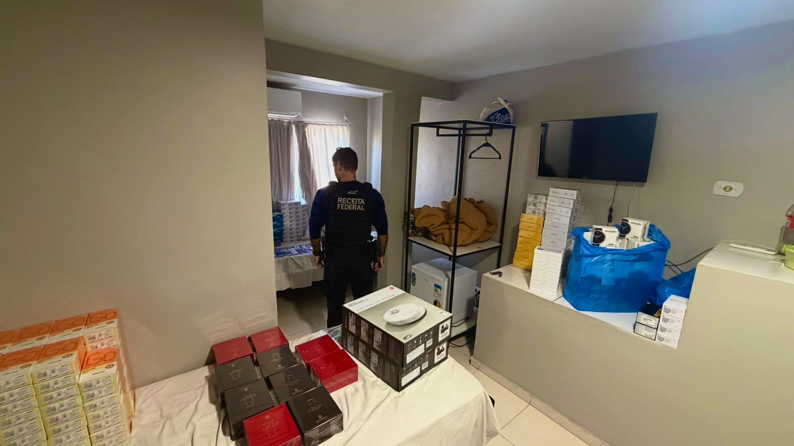 Apreensão milionária de eletrônicos em hotel perto da fronteira