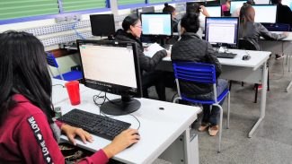 Brasil supera 100 mil escolas públicas com internet gratuita