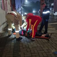 Imagem referente a Homem é atropelado por motocicleta ao lado do quartel dos Bombeiros em Cascavel