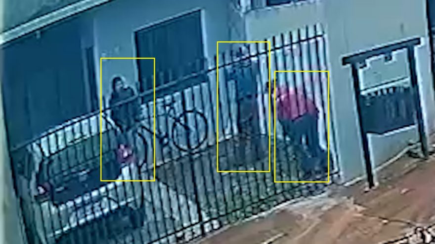 Câmera flagra invasão a residência no Loteamento Barcelona em Cascavel