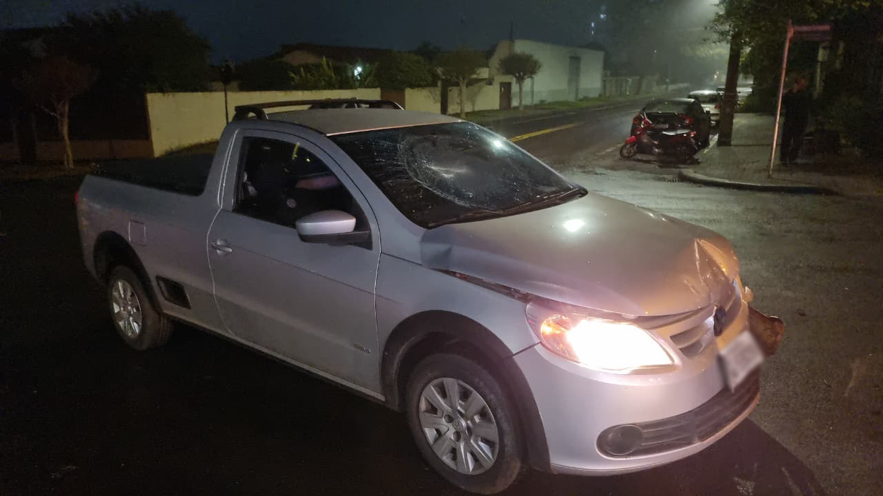 Motociclista fica ferido em acidente com Saveiro no Bairro Cancelli, em Cascavel