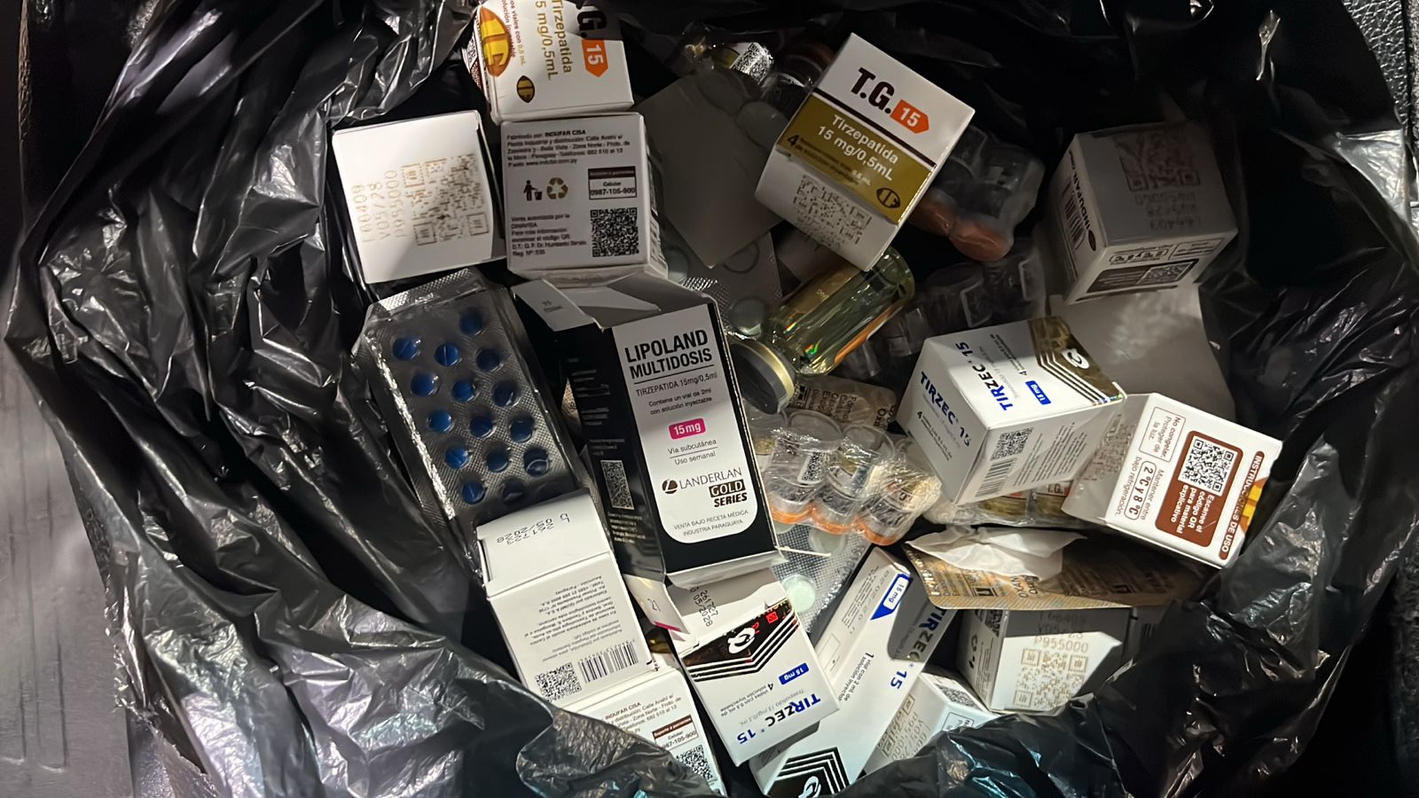 Medicamentos contrabandeados do Paraguai são apreendidos em ônibus na Rodoviária de Cascavel