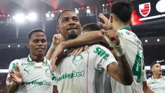 Palmeiras derrota Fla e amplia vantagem na liderança do Brasileiro Palmeiras derrota Fla e amplia vantagem na liderança do Brasileiro
