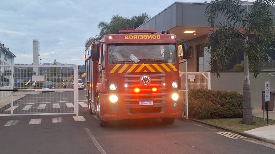Moradora sente cheiro de gás e aciona Bombeiros em condomínio na Rua Jacob do Bandolim