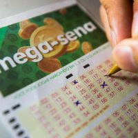Imagem referente a Contagem regressiva: Mega-Sena histórica sorteia R$ 300 milhões às 11h
