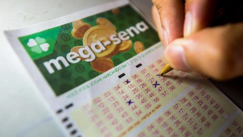 Contagem regressiva: Mega-Sena histórica sorteia R$ 300 milhões às 11h Imagem referente a Contagem regressiva: Mega-Sena histórica sorteia R$ 300 milhões às 11h