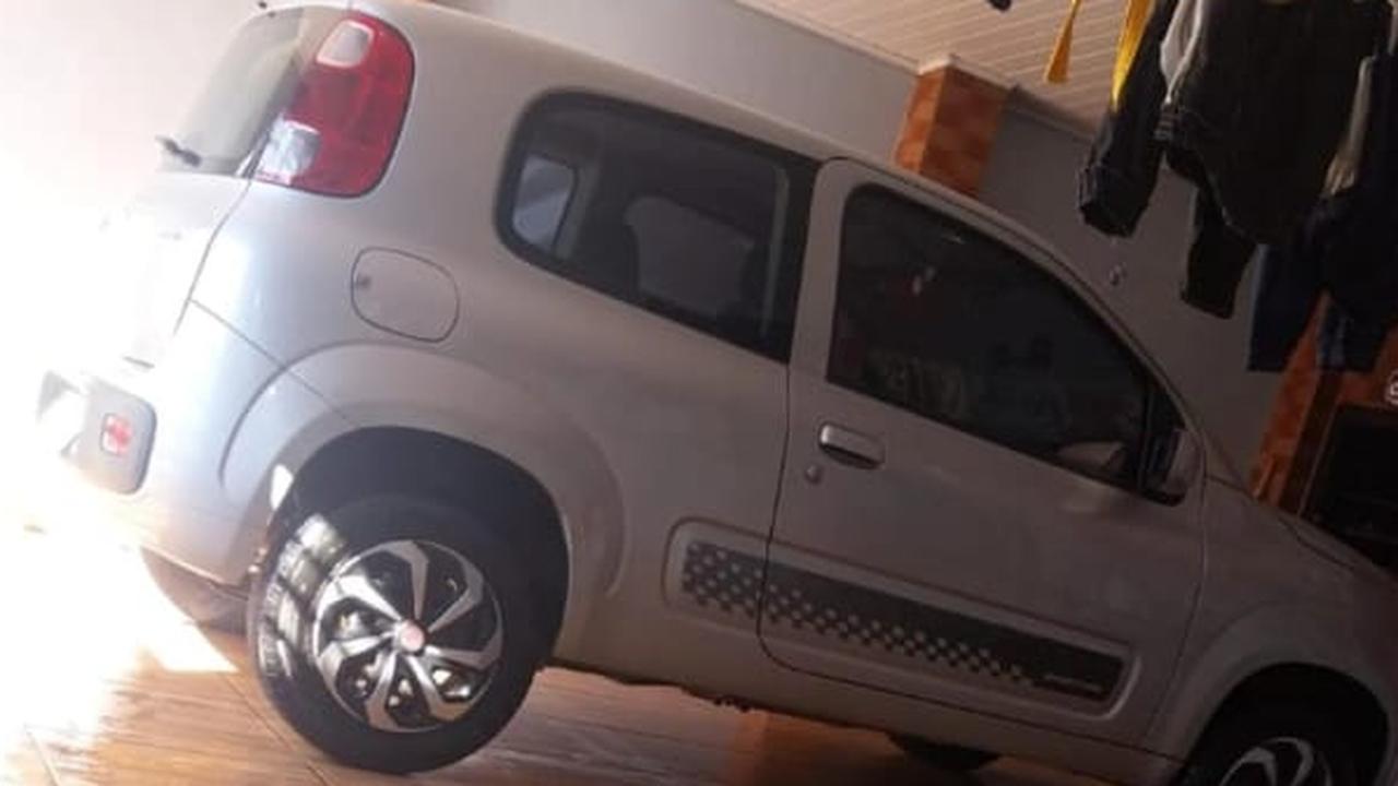 Alerta: Fiat Uno é furtado no 14 de Novembro