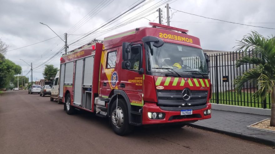 Gambá preso em cano mobiliza Bombeiros na Rua das Petúnias