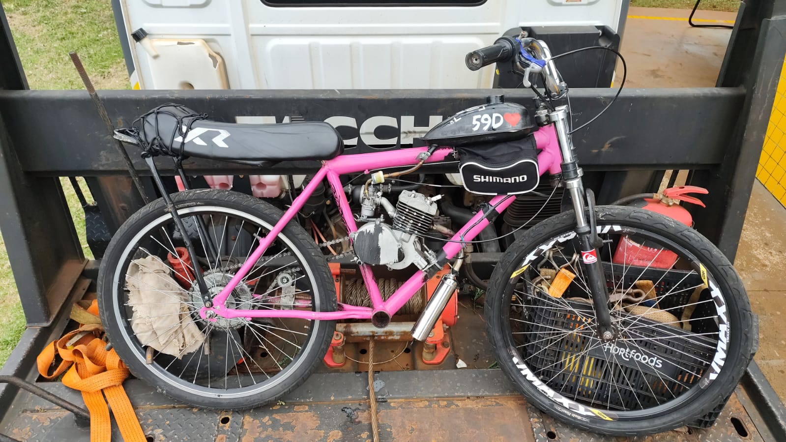 Imagem referente a Adolescente foge da PM em bicicleta motorizada e acaba apreendido após perseguição