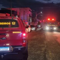 Imagem referente a Van com produtos inflamáveis pega fogo no Bairro Esmeralda