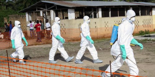 Voluntários brasileiros morrem no Congo devido a surto de Ebola Imagem referente a Voluntários brasileiros morrem no Congo devido a surto de Ebola