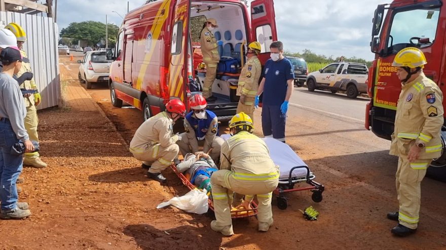 Trabalhador tem lesão grave ao cair em obra no Bairro Esmeralda