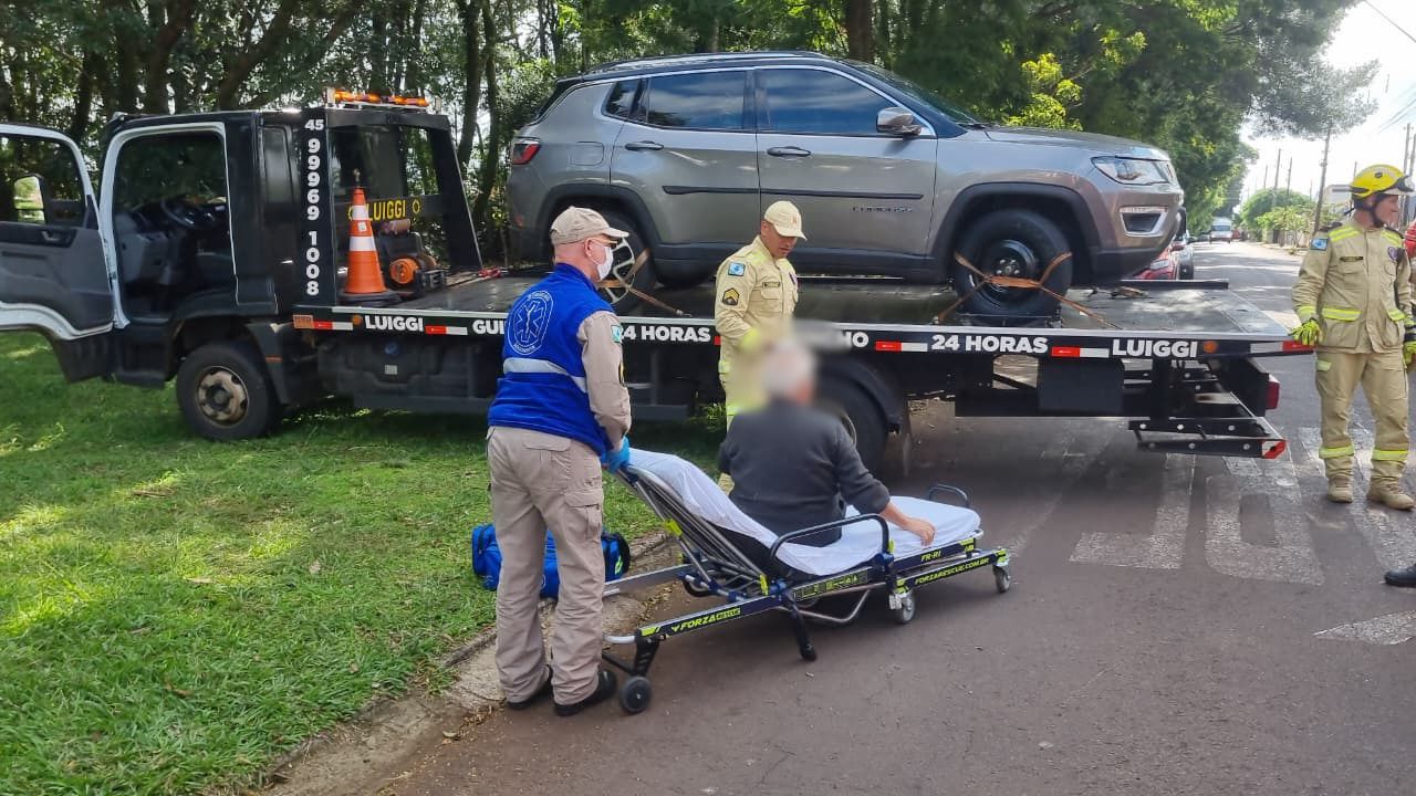 Homem cai de guincho, bate a cabeça e é socorrido pelo Siate