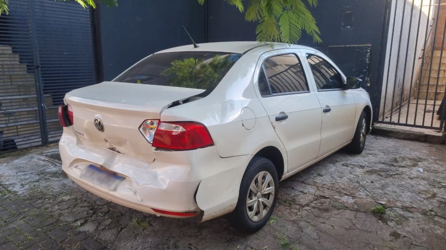 Acidente entre Voyage e Siena mobiliza equipes do Siate no Centro de Cascavel