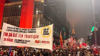 Ato na Avenida Paulista pede fim da escala 6x1