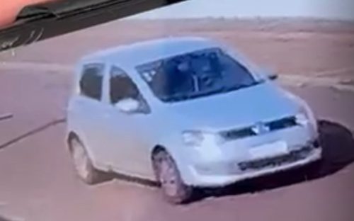 Família de vítima tenta identificar motorista que fugiu após acidente na Avenida Brasil Imagem referente a Família de vítima tenta identificar motorista que fugiu após acidente na Avenida Brasil
