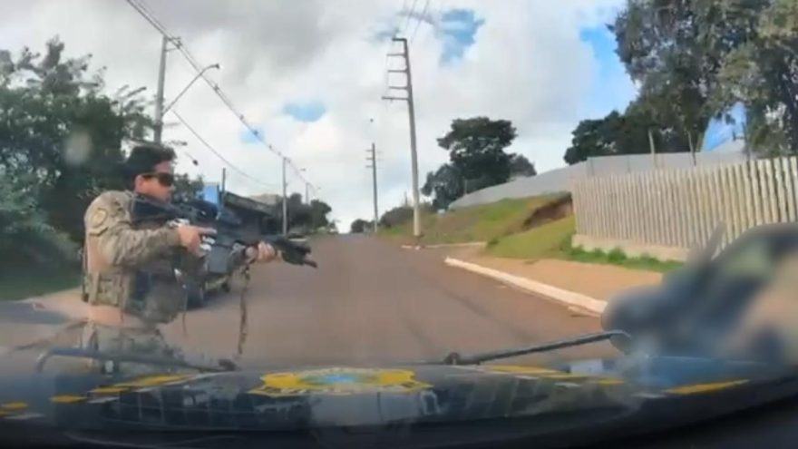 Eletrizante: PRF persegue veículo carregado com maconha em Cascavel
