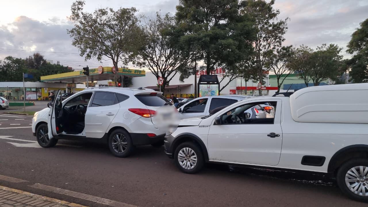 Acidente complica o trânsito na Rua Cuiabá