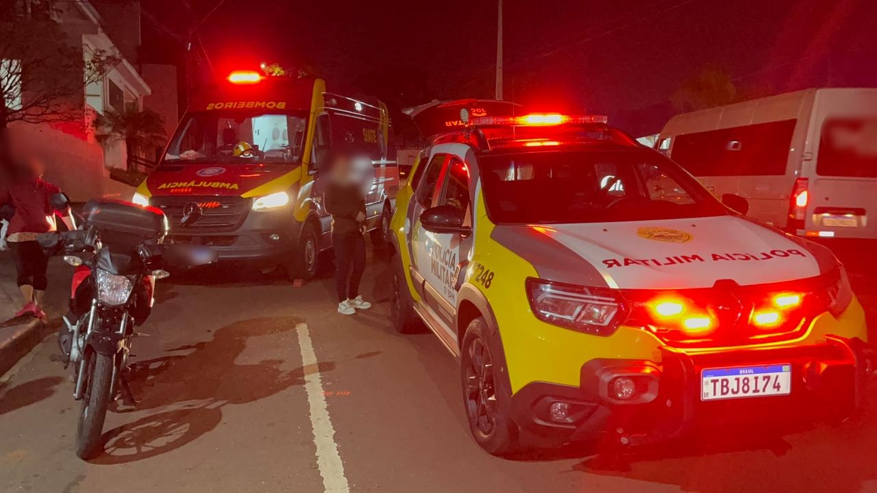 Acidente entre carro de autoescola, moto e bicicleta deixa dois feridos no Bairro Brasília