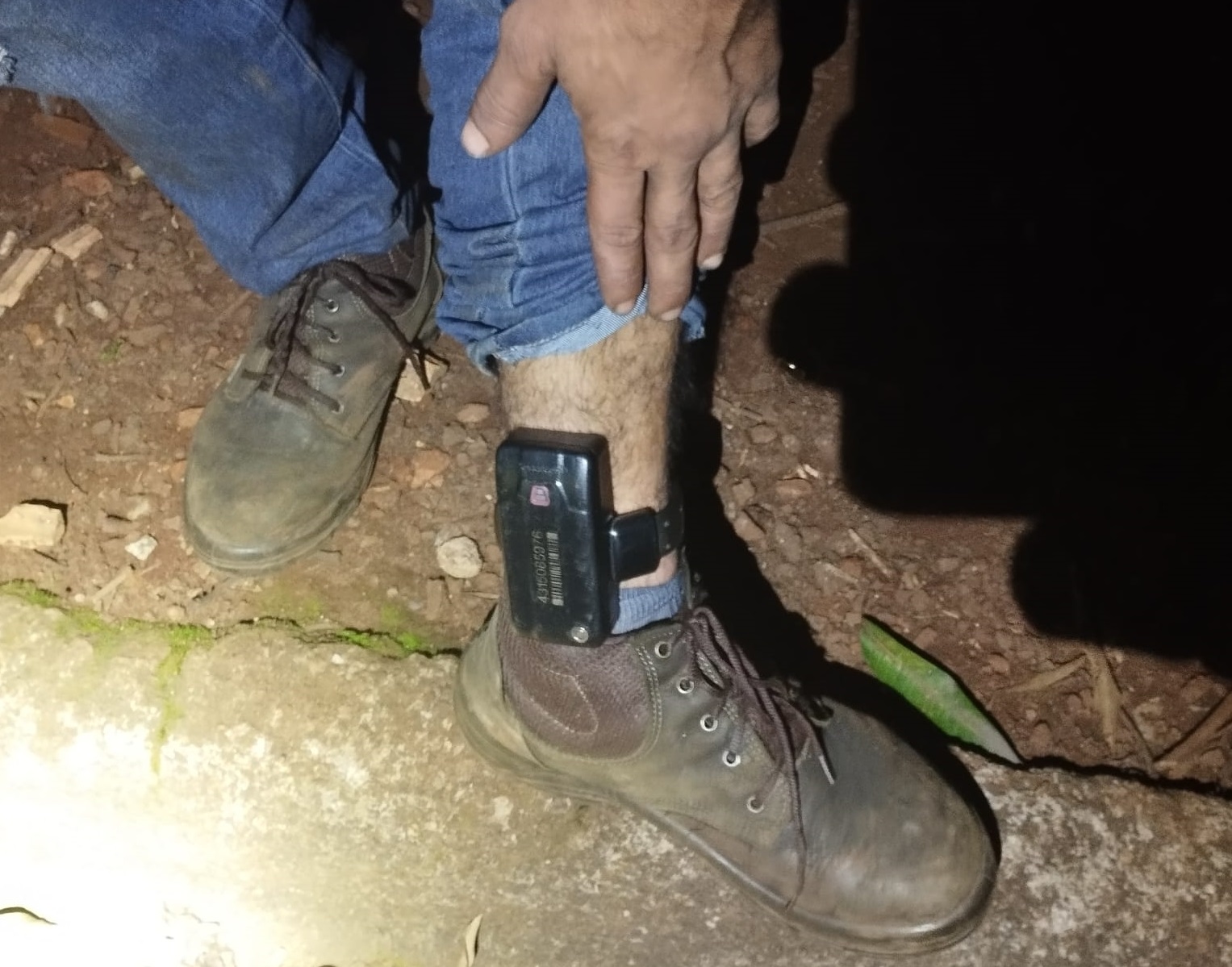 Homem com mandado de prisão é detido pela Guarda Municipal durante averiguação de possível furto de fios
