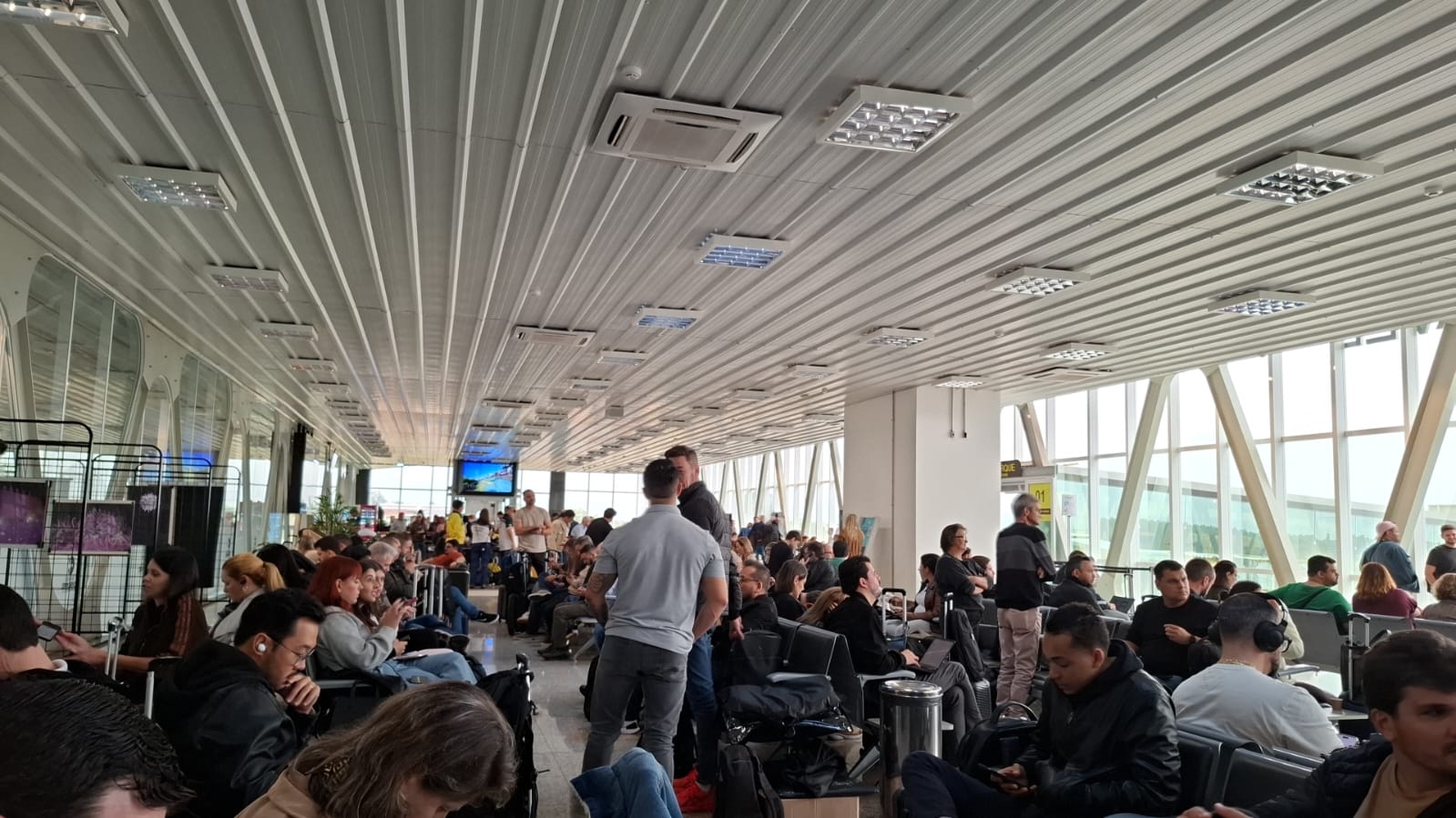 Voos da Latam e Azul alternam para Foz do Iguaçu por causa de neblina em Cascavel