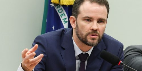Durigan diz que União negocia acordo para permitir empréstimo ao BRB Imagem referente a Durigan diz que União negocia acordo para permitir empréstimo ao BRB
