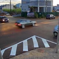 Imagem referente a Velocidade e barulho: veja flagrantes de veículos adulterados que atormentam moradores