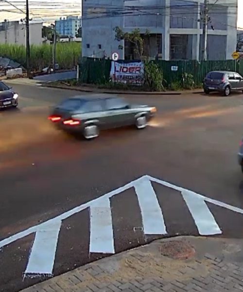 Imagem referente a Velocidade e barulho: veja flagrantes de veículos adulterados que atormentam moradores