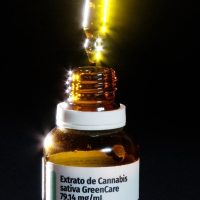 Imagem referente a Mulheres de 45 a 64 anos lideram mercado de cannabis medicinal no país