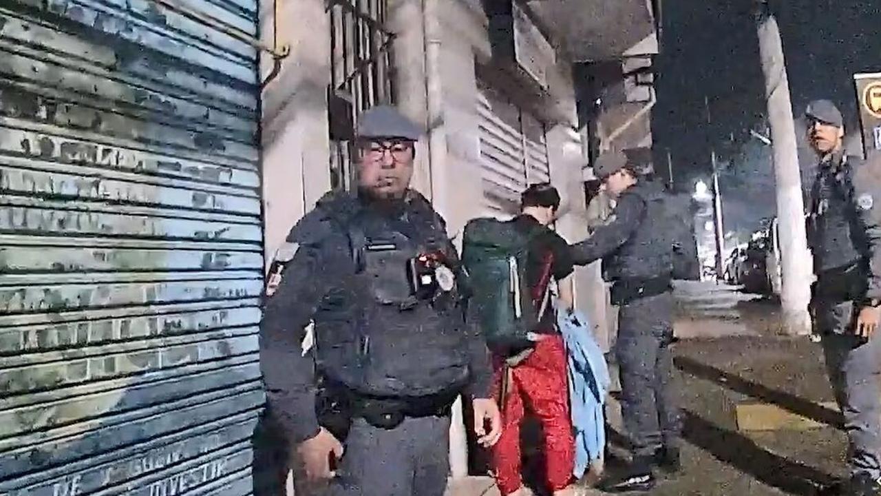 'Sua pizza chegou', diz PM ao chegar ao local de pedido de socorro por violência doméstica