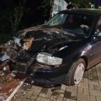 Imagem referente a Motorista perde controle após ser fechado por motociclista e bate contra muro no Interlagos