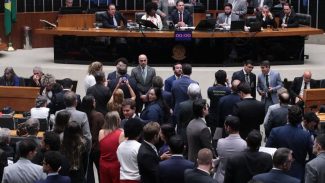 Câmara aprova, em primeiro turno, PEC do fim da escala 6x1