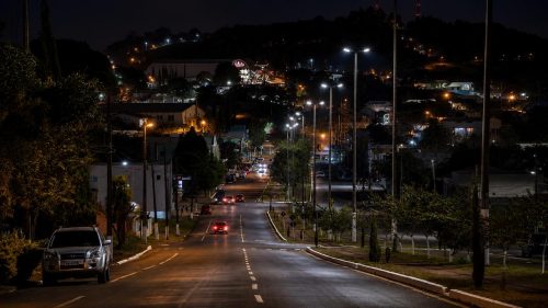 Motorista sem CNH é preso por embriaguez após bater em ônibus e tentar fugir em Vitorino Imagem referente a Motorista sem CNH é preso por embriaguez após bater em ônibus e tentar fugir em Vitorino