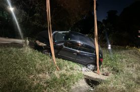Motorista passa mal e colide Onix contra Guard Rail na PRc-467