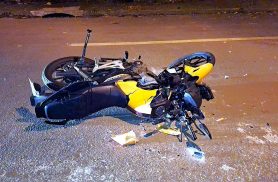 Moto abandonada em via pública de Cascavel intriga moradores durante a madrugada